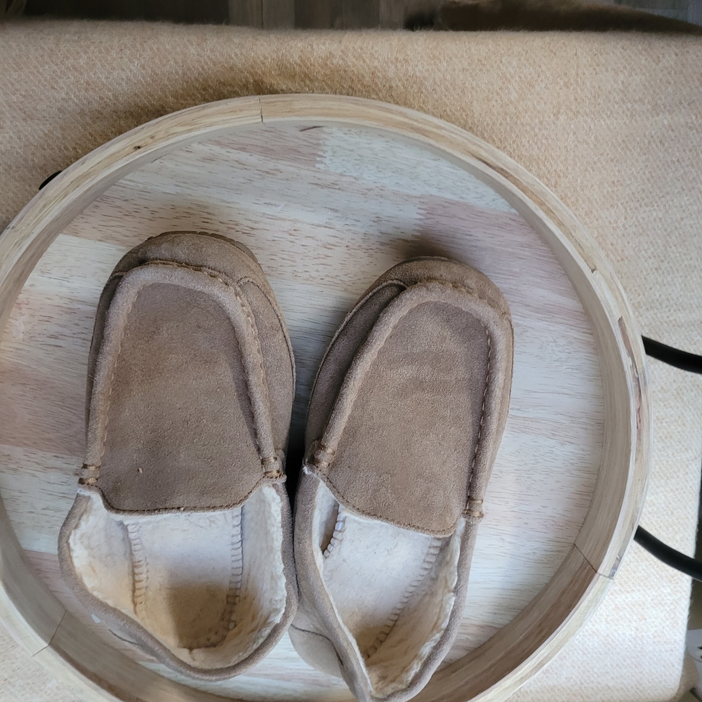 Womens Bearpaws Suede/Leather Moccasin Slippers in Light Brown